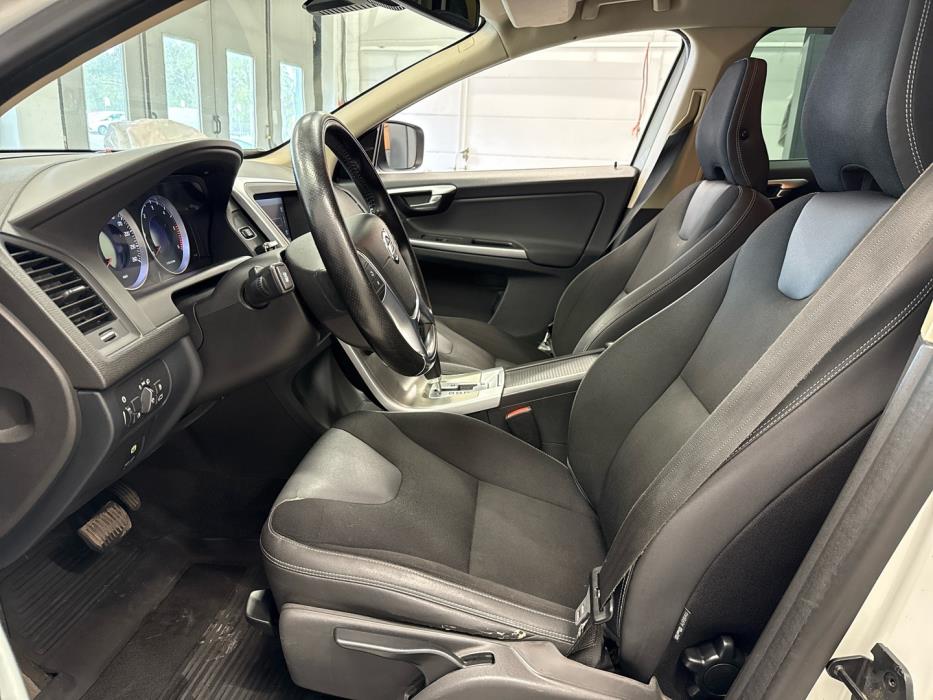 VOLVO XC60 2011