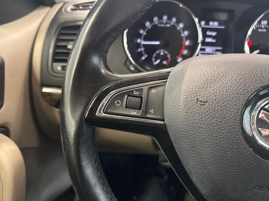 SKODA Yeti 2015