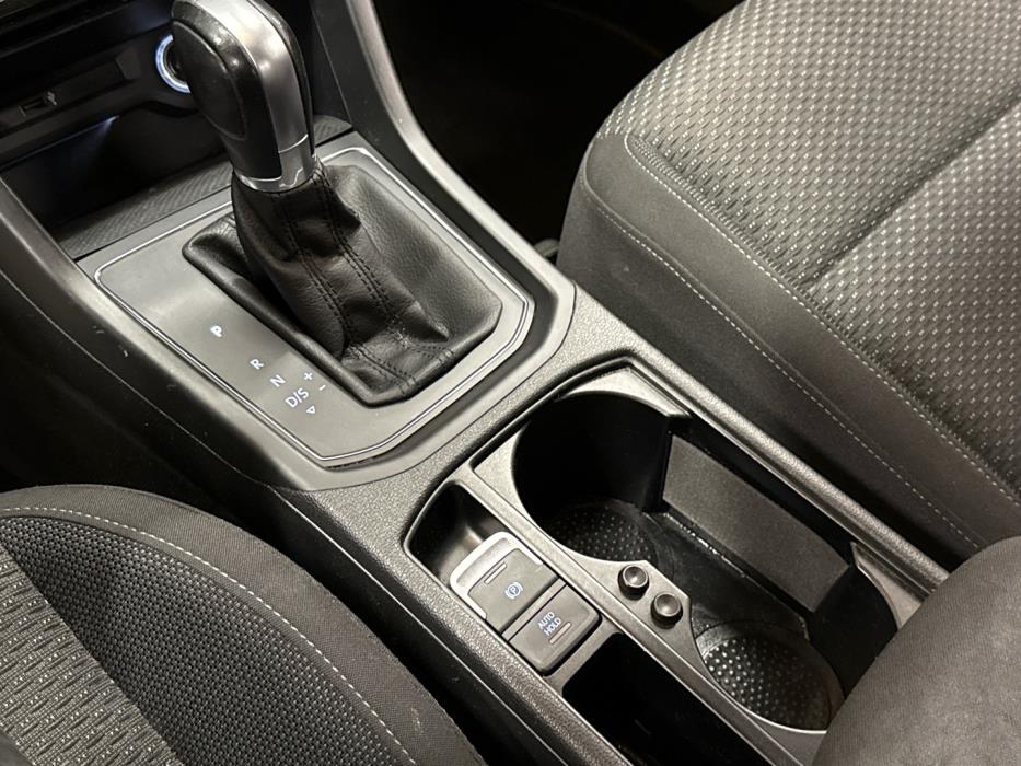 VOLKSWAGEN Touran 2018