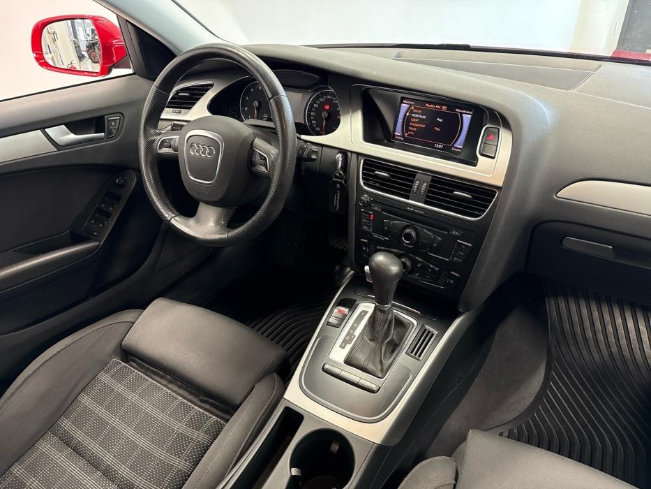 AUDI A4 2011