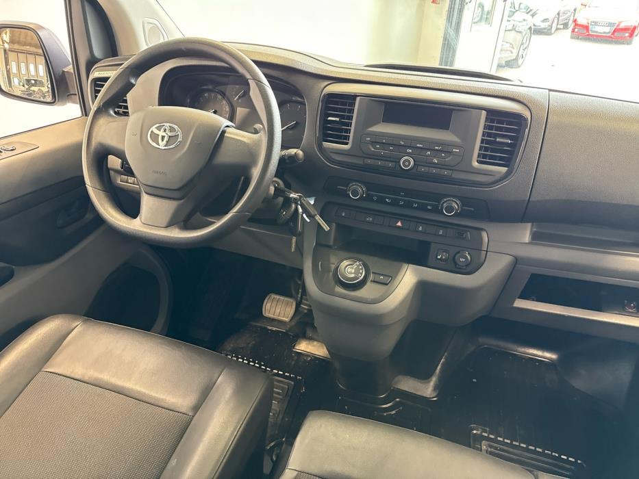 TOYOTA Proace 2021