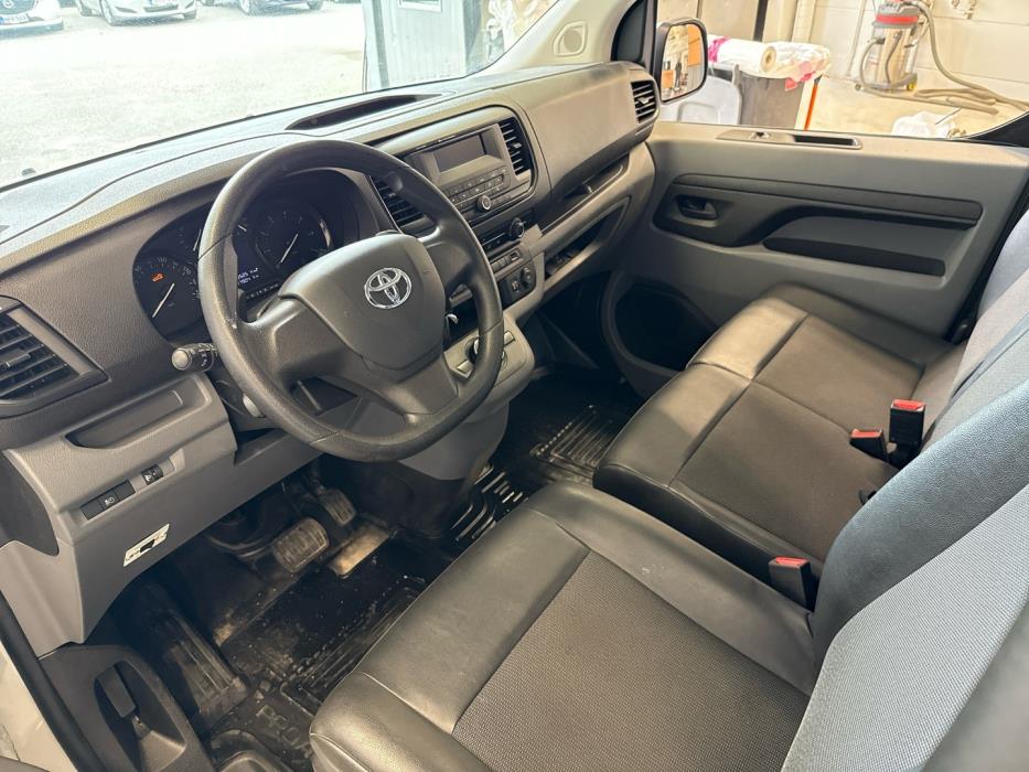 TOYOTA Proace 2021