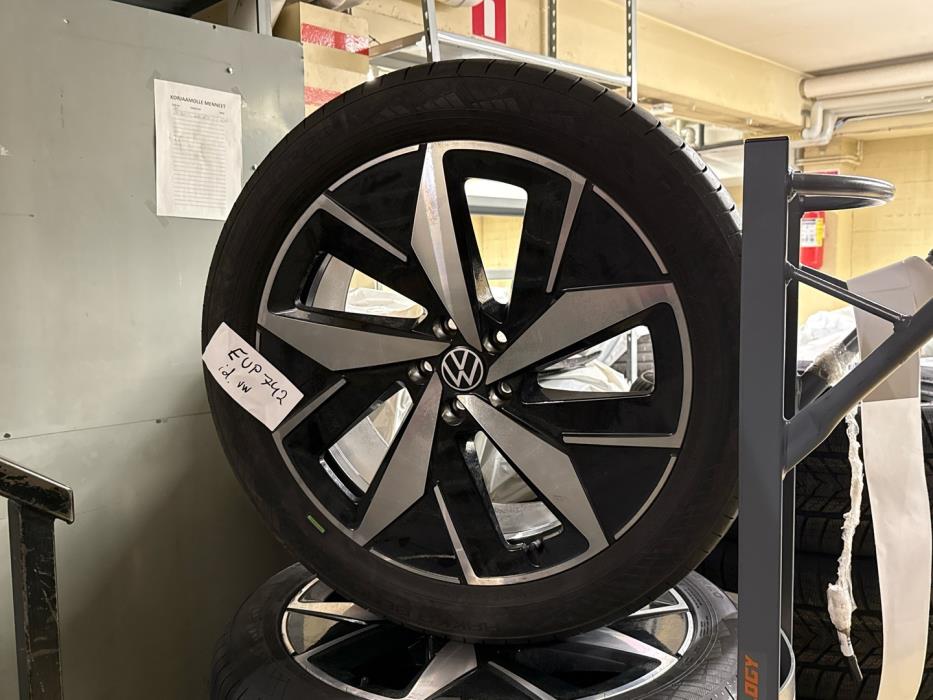 VOLKSWAGEN ID.4 2023