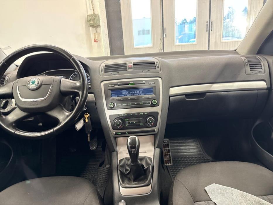 SKODA Octavia 2011