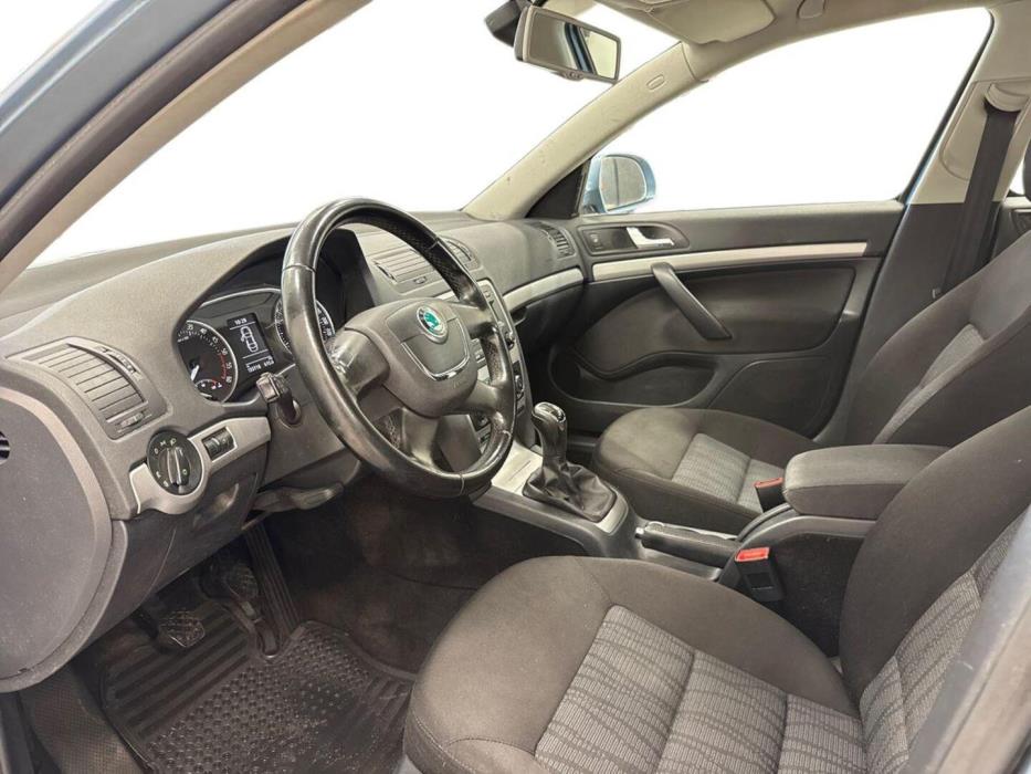 SKODA Octavia 2011