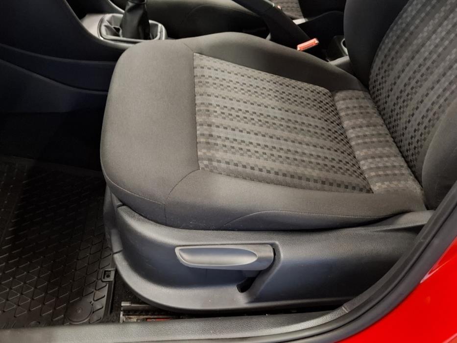 VOLKSWAGEN Polo 2014