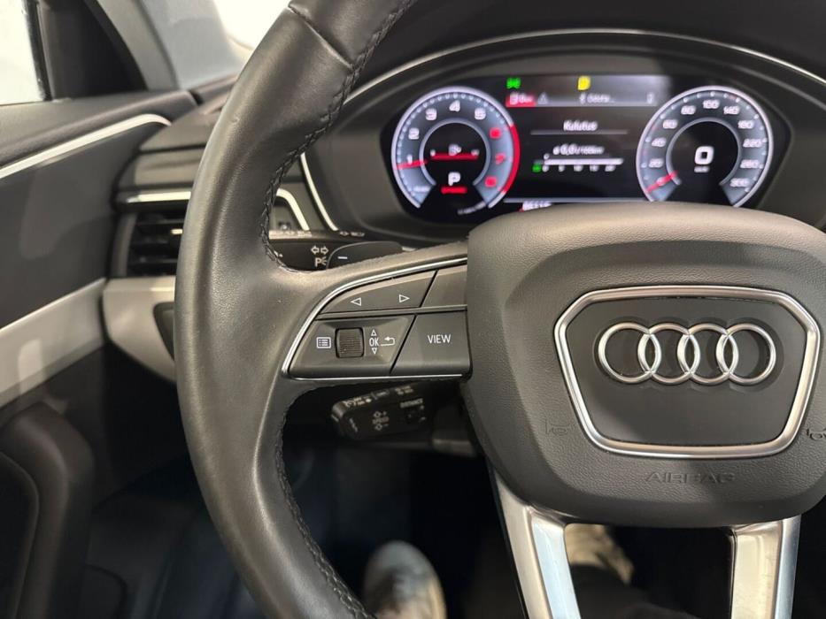 AUDI A4 2023