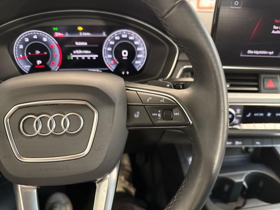 AUDI A4 2023