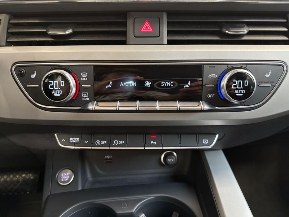 AUDI A4 2023