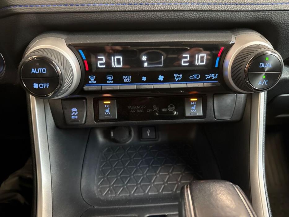 TOYOTA RAV4 2021