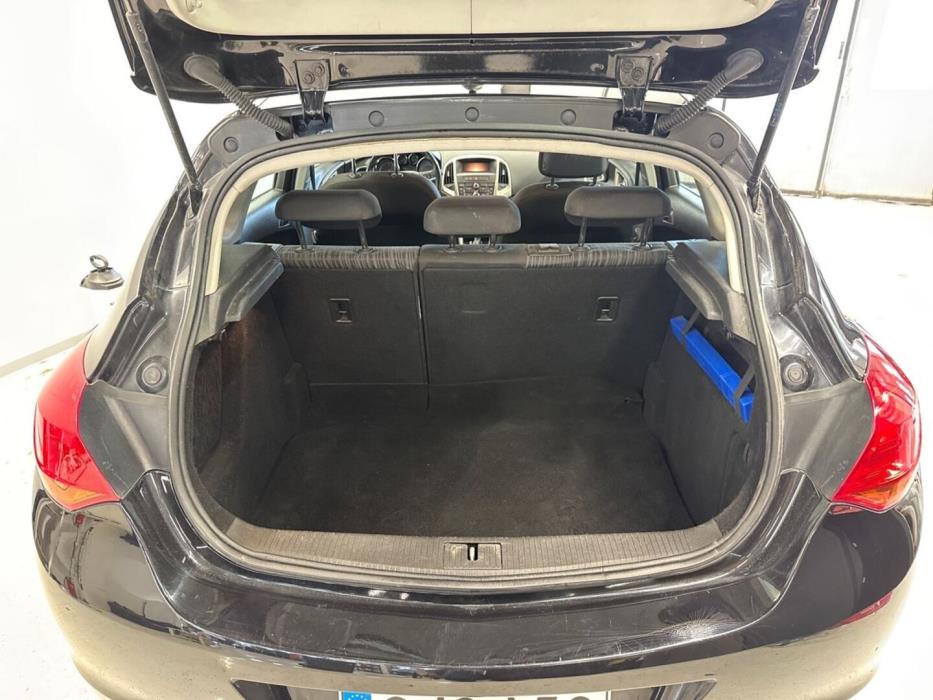OPEL Astra 2010