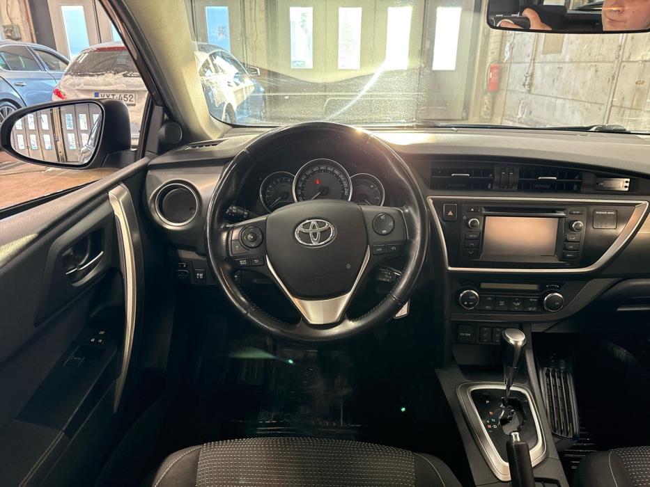 TOYOTA Auris 2014