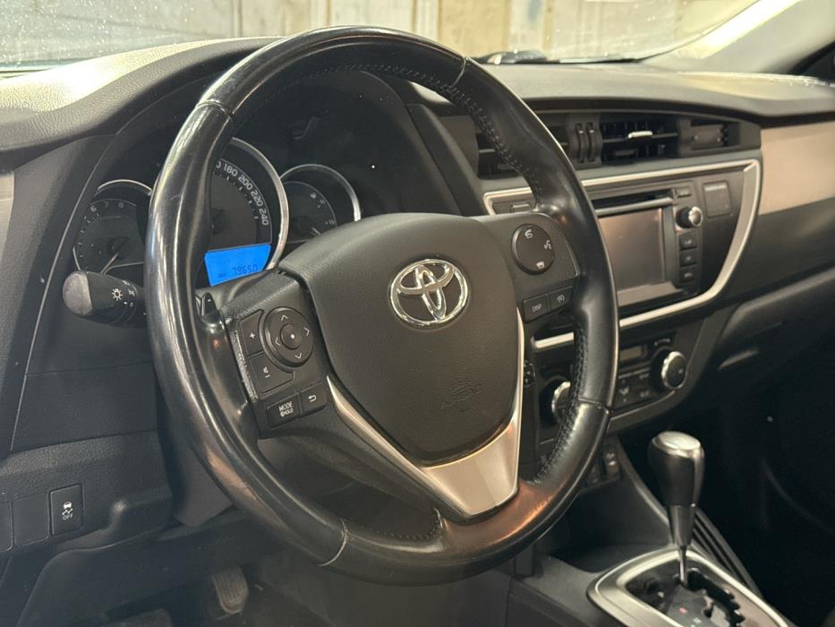 TOYOTA Auris 2014