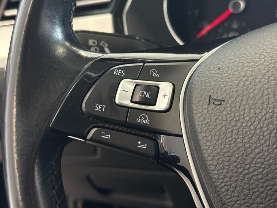 VOLKSWAGEN Passat 2017