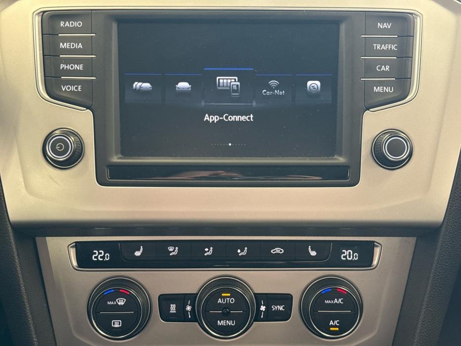 VOLKSWAGEN Passat 2017