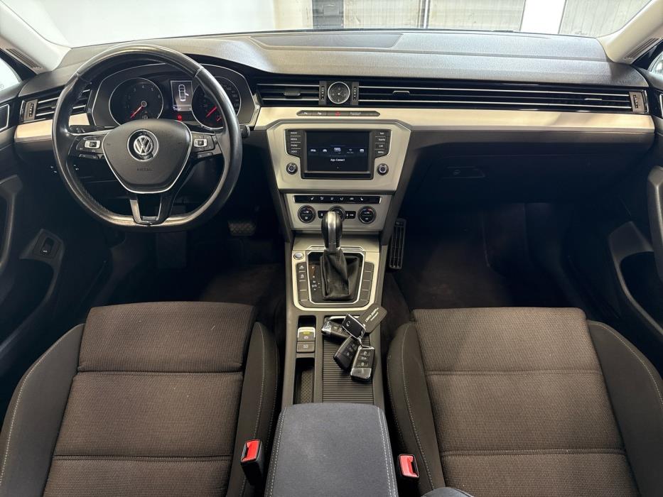 VOLKSWAGEN Passat 2017