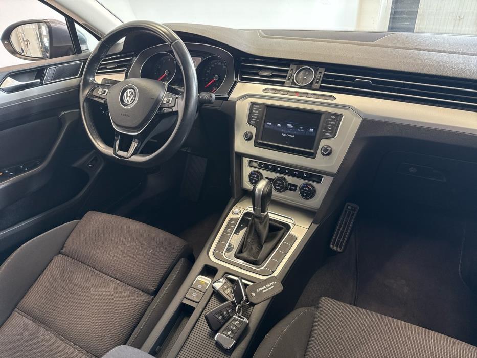 VOLKSWAGEN Passat 2017