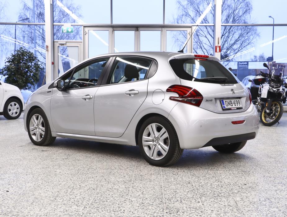 PEUGEOT 208 2018