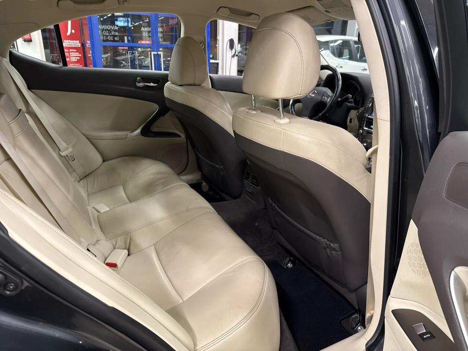 LEXUS IS 2009