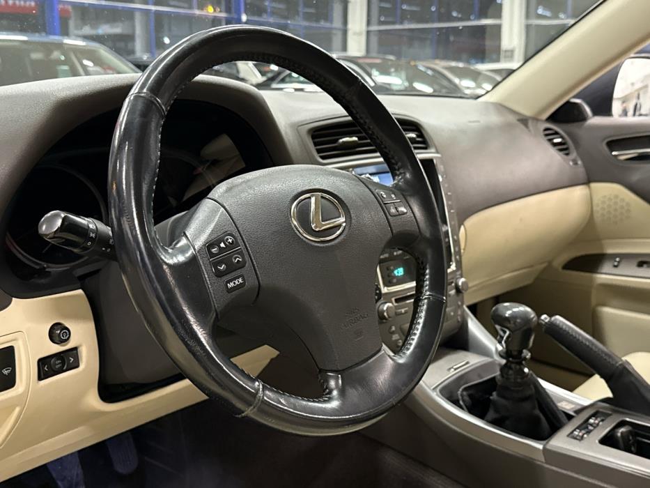 LEXUS IS 2009