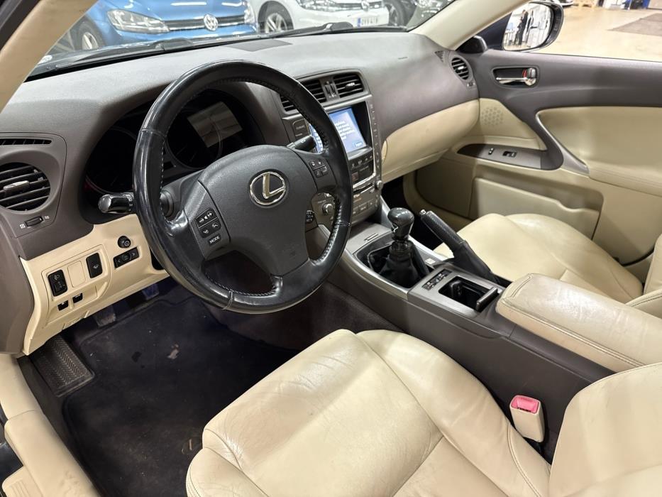 LEXUS IS 2009