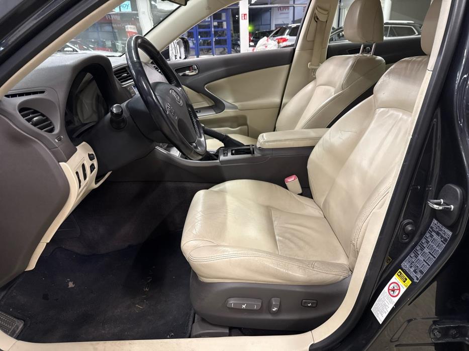 LEXUS IS 2009