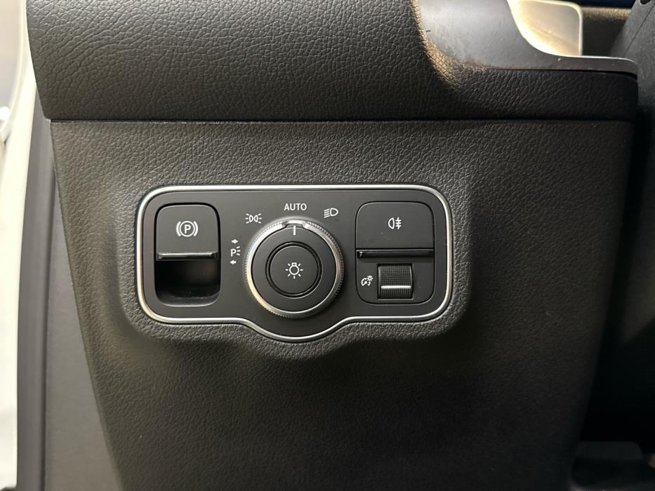 MERCEDES-BENZ GLB 2021