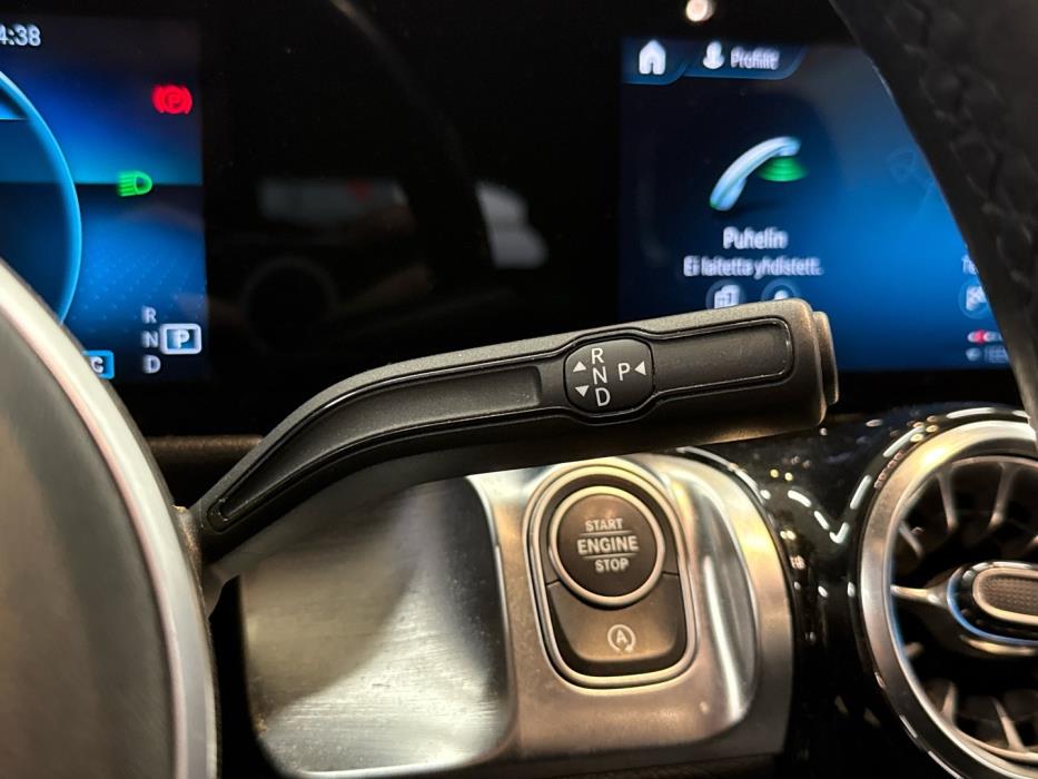 MERCEDES-BENZ GLB 2021