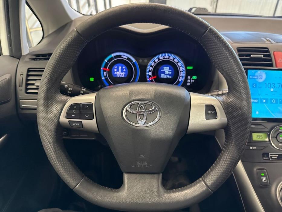 TOYOTA Auris 2010