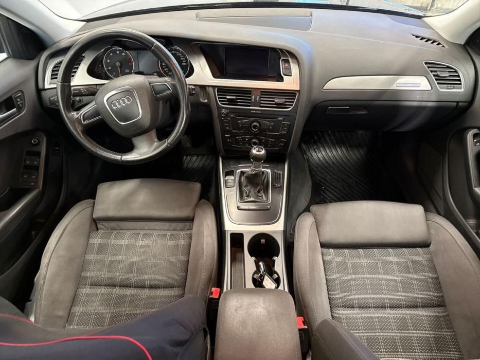 AUDI A4 2011