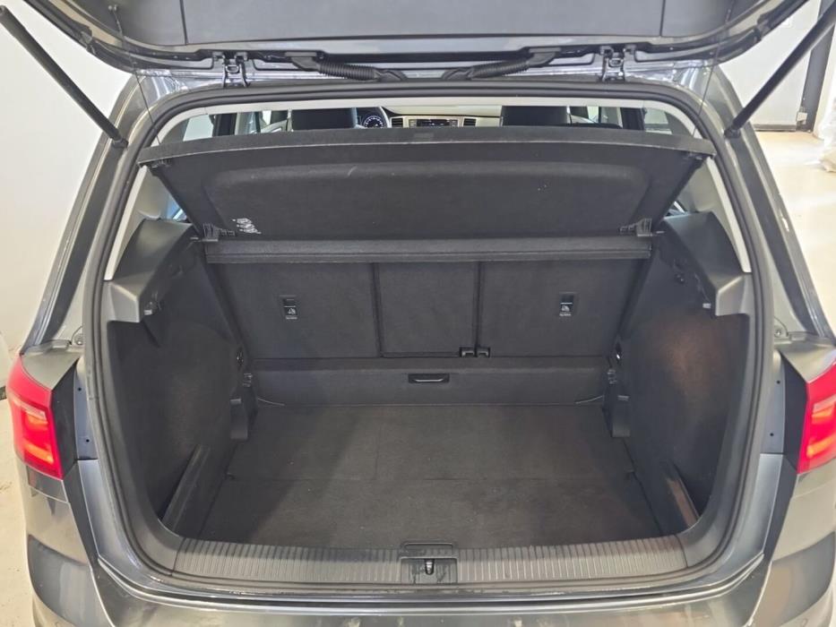 VOLKSWAGEN Golf Sportsvan 2017