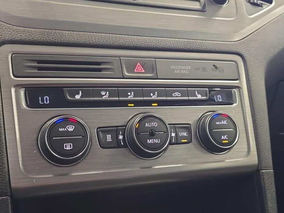 VOLKSWAGEN Golf Sportsvan 2017