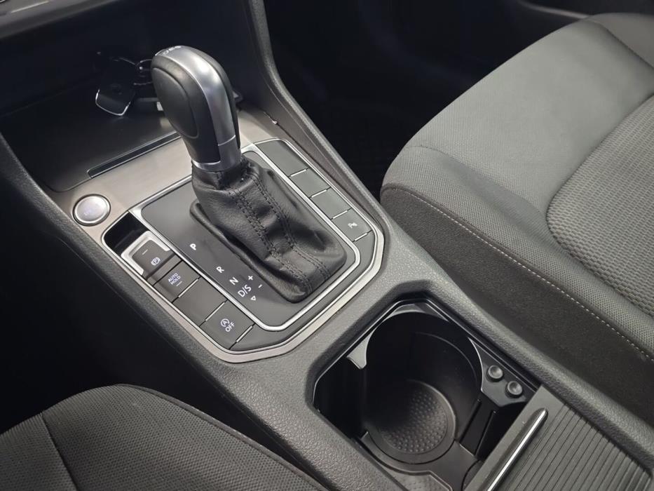VOLKSWAGEN Golf Sportsvan 2017