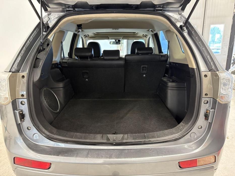 MITSUBISHI Outlander PHEV 2013