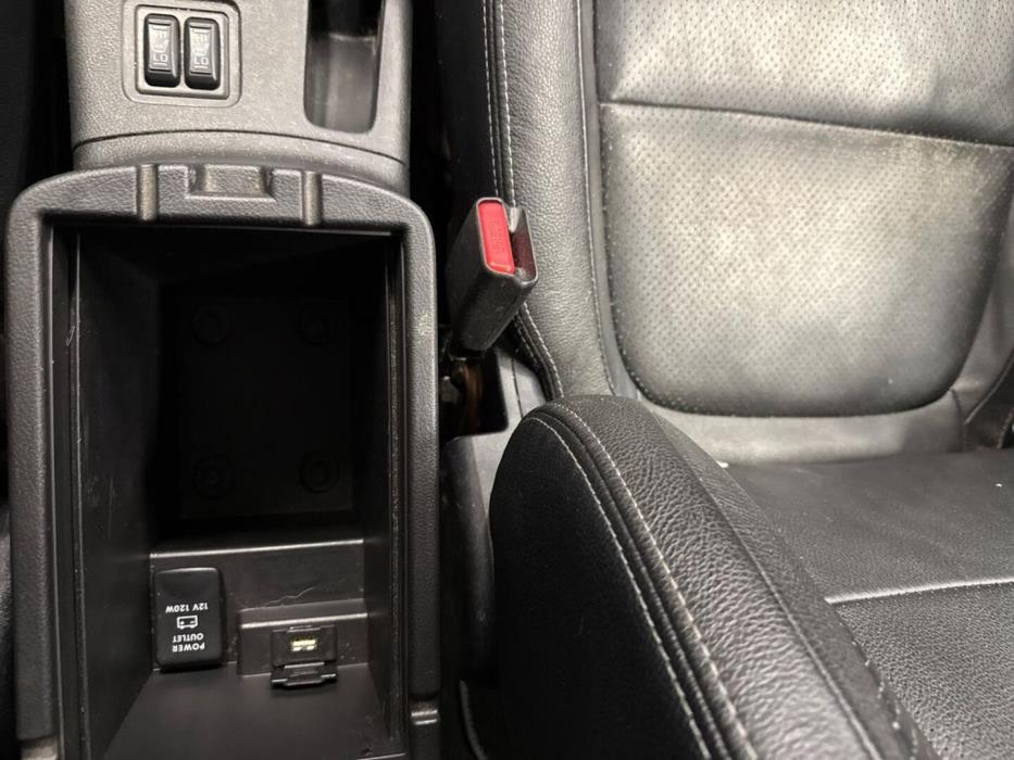 MITSUBISHI Outlander PHEV 2013