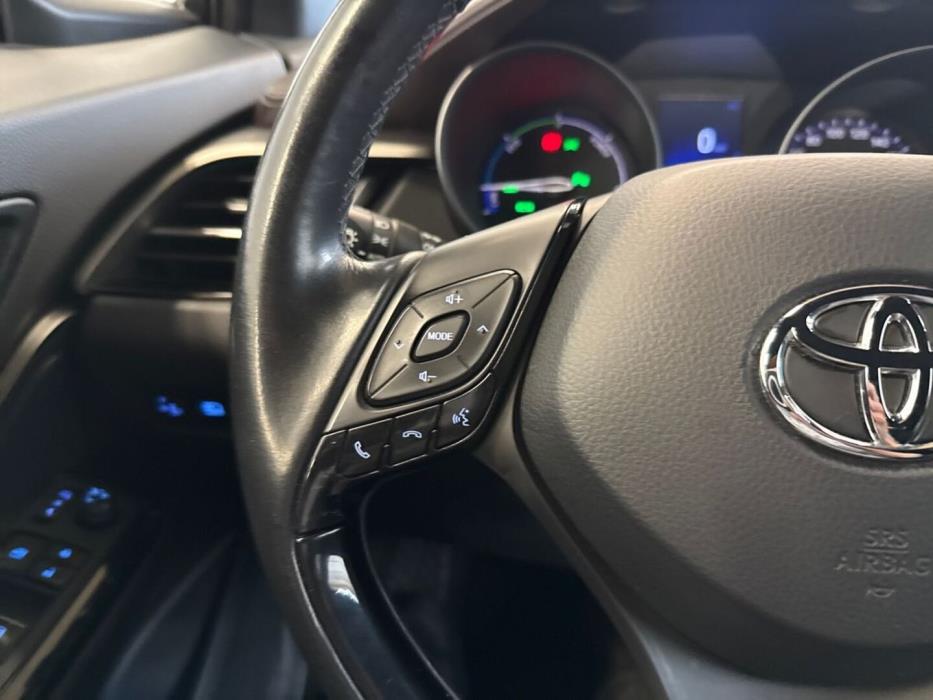 TOYOTA C-HR 2017