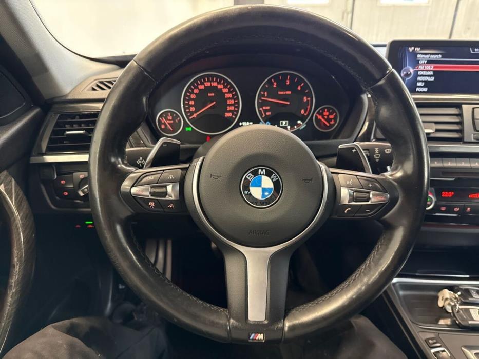 BMW 330 2013