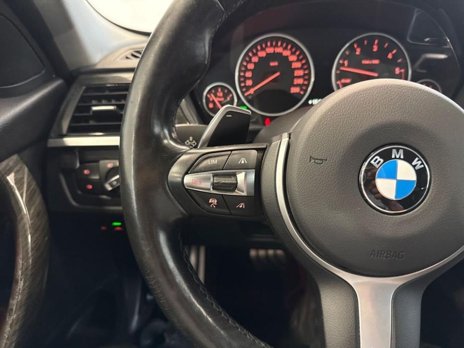 BMW 330 2013