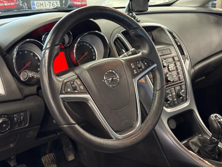 OPEL Astra 2013