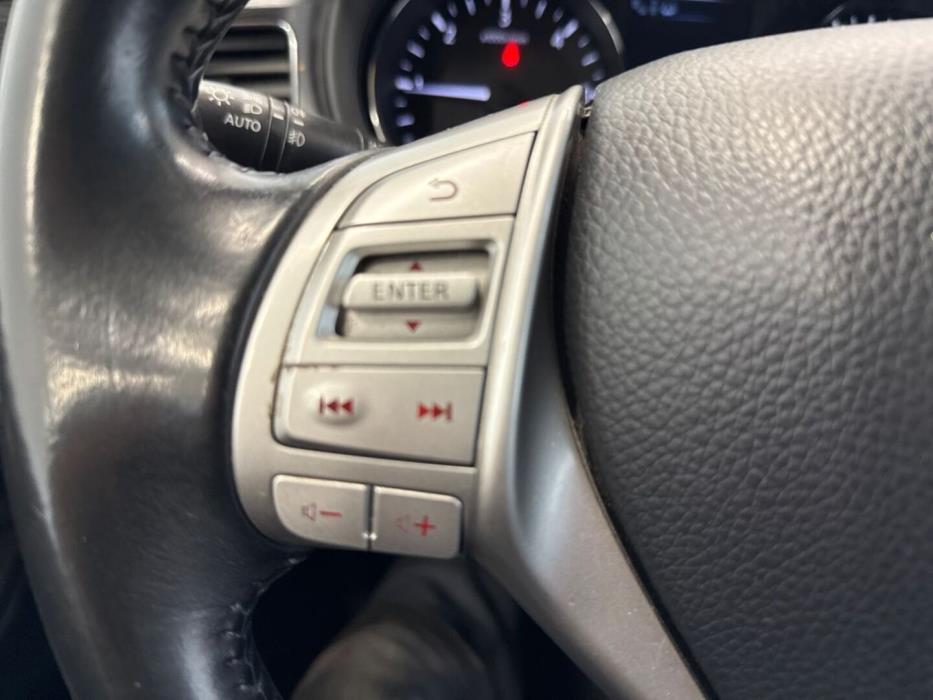 NISSAN Pulsar 2015