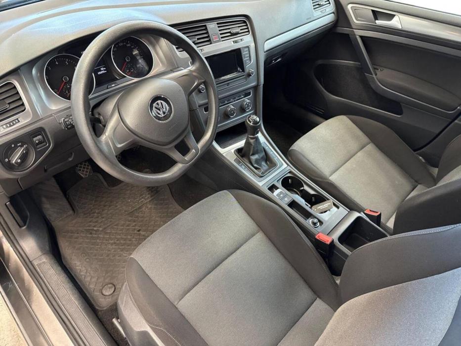 VOLKSWAGEN Golf 2015