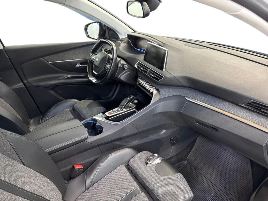 PEUGEOT 3008 2020