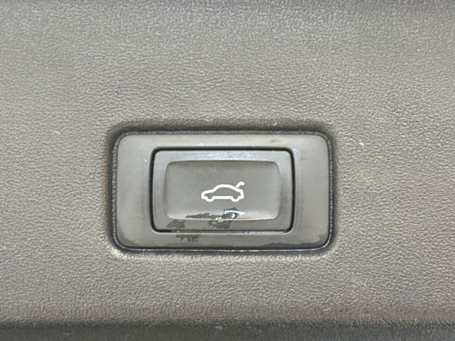 AUDI Q4 e-tron 2022
