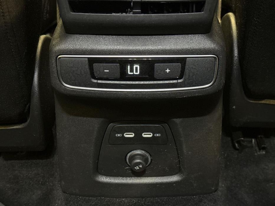 AUDI Q4 e-tron 2022