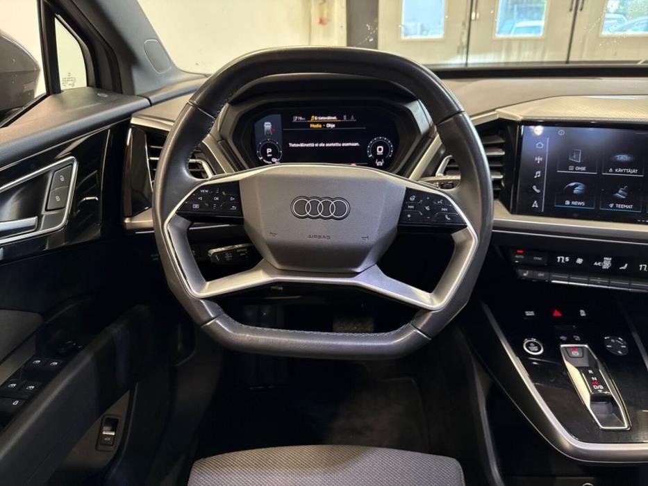 AUDI Q4 e-tron 2022