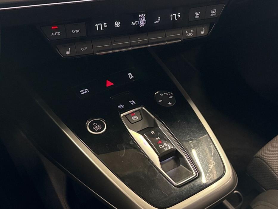 AUDI Q4 e-tron 2022