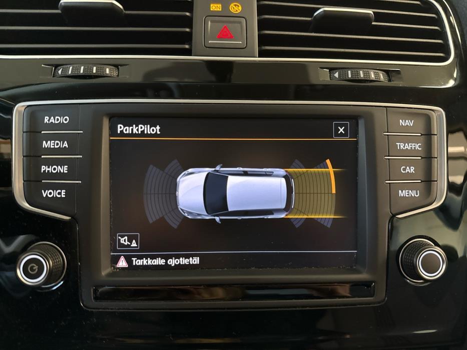 VOLKSWAGEN Golf 2016