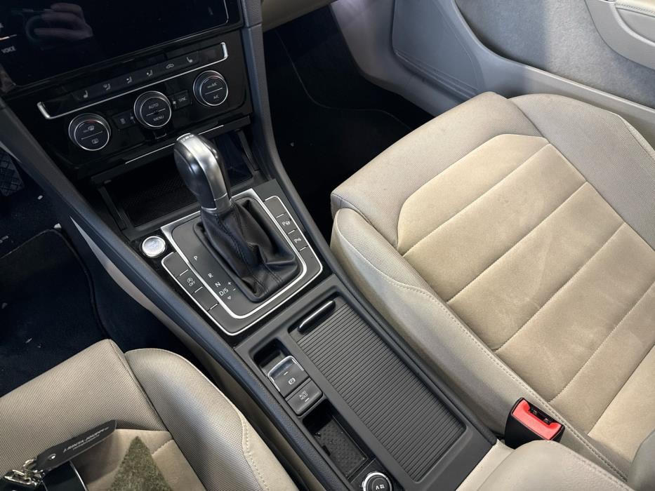 VOLKSWAGEN Golf 2018