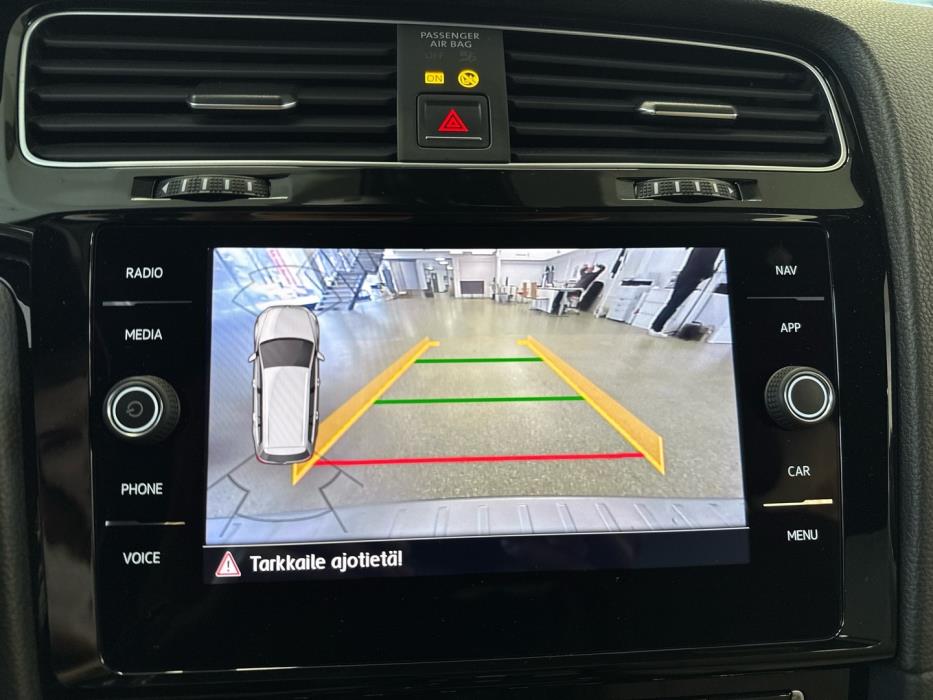 VOLKSWAGEN Golf 2018