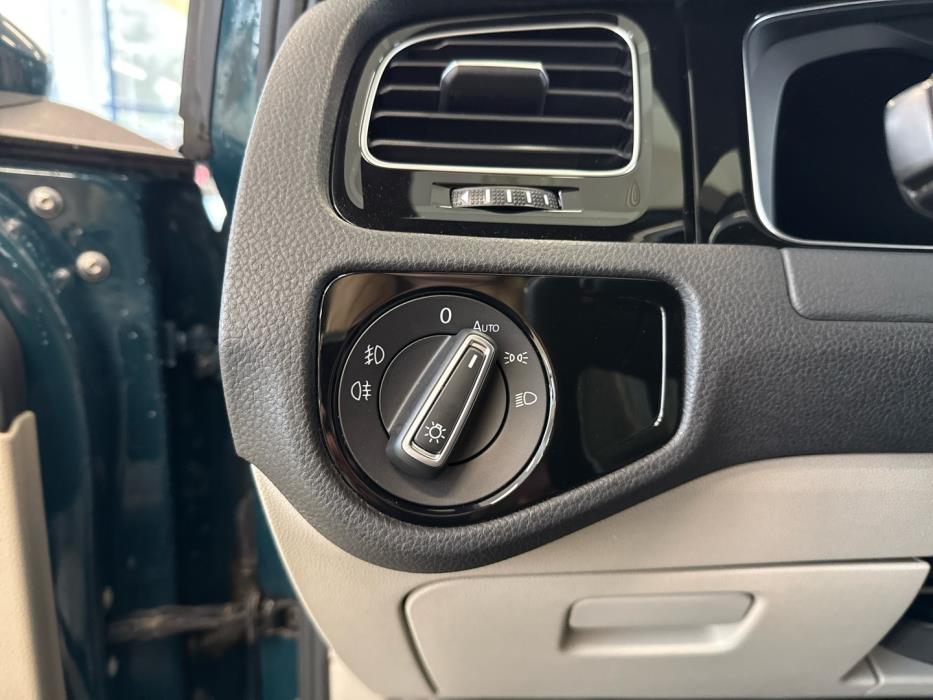 VOLKSWAGEN Golf 2018